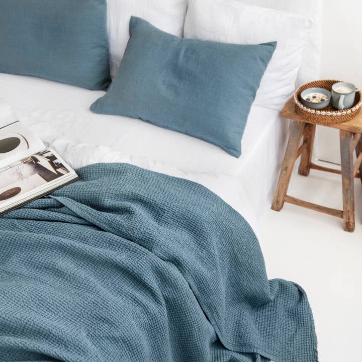 MagicLinen (We handle U.S. import procedures for you) - Wholesale Throw Blanket - Linen waffle throw blanket in Gray blue2