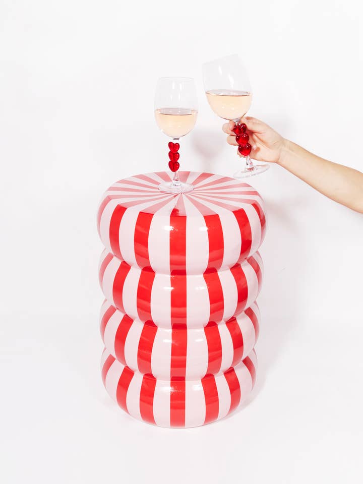 Table d'appoint bonbon pour la vente par L'expressionist