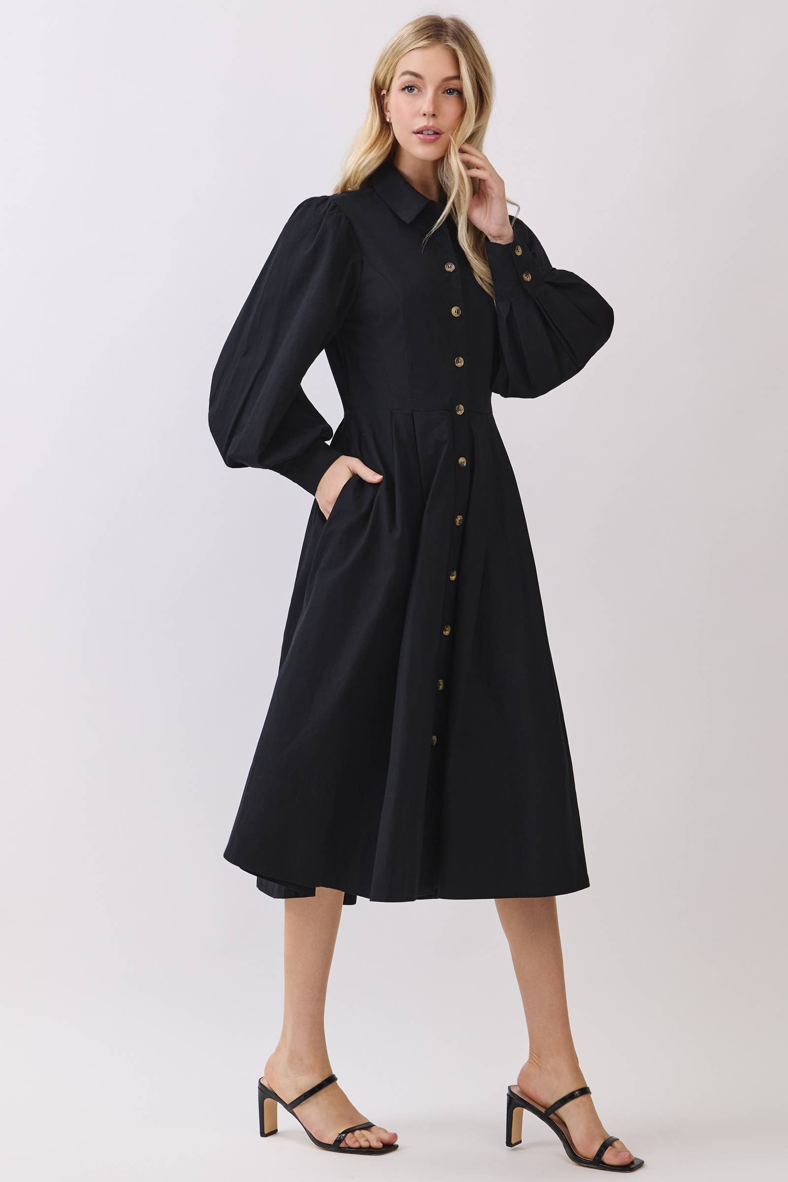 Calista – wholesale Klänning - Dam – MIDI-KLÄNNING MED KRAGE OCH LÅNGÄRMAD KNAPPSTÄNGNING - VD60838