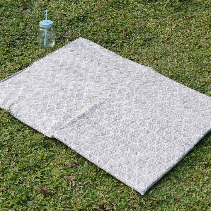 Craftpair – wholesale Travel blanket – Grey Leaf Block Printed Mini Picnic Mattress With Handles - No Tariffs8