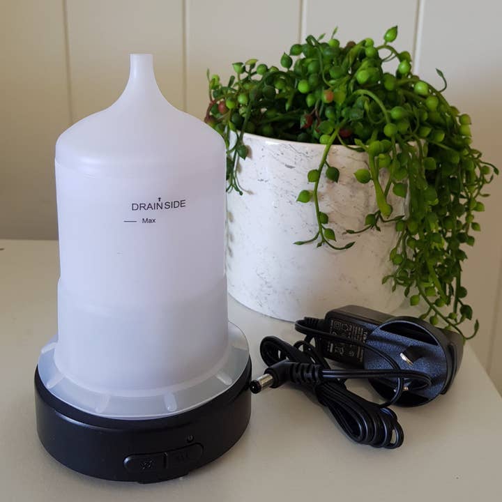 Candle Warmers Australia - Wholesale Electronic Diffuser - Black 100ml diffuser base - RRP $9Â
