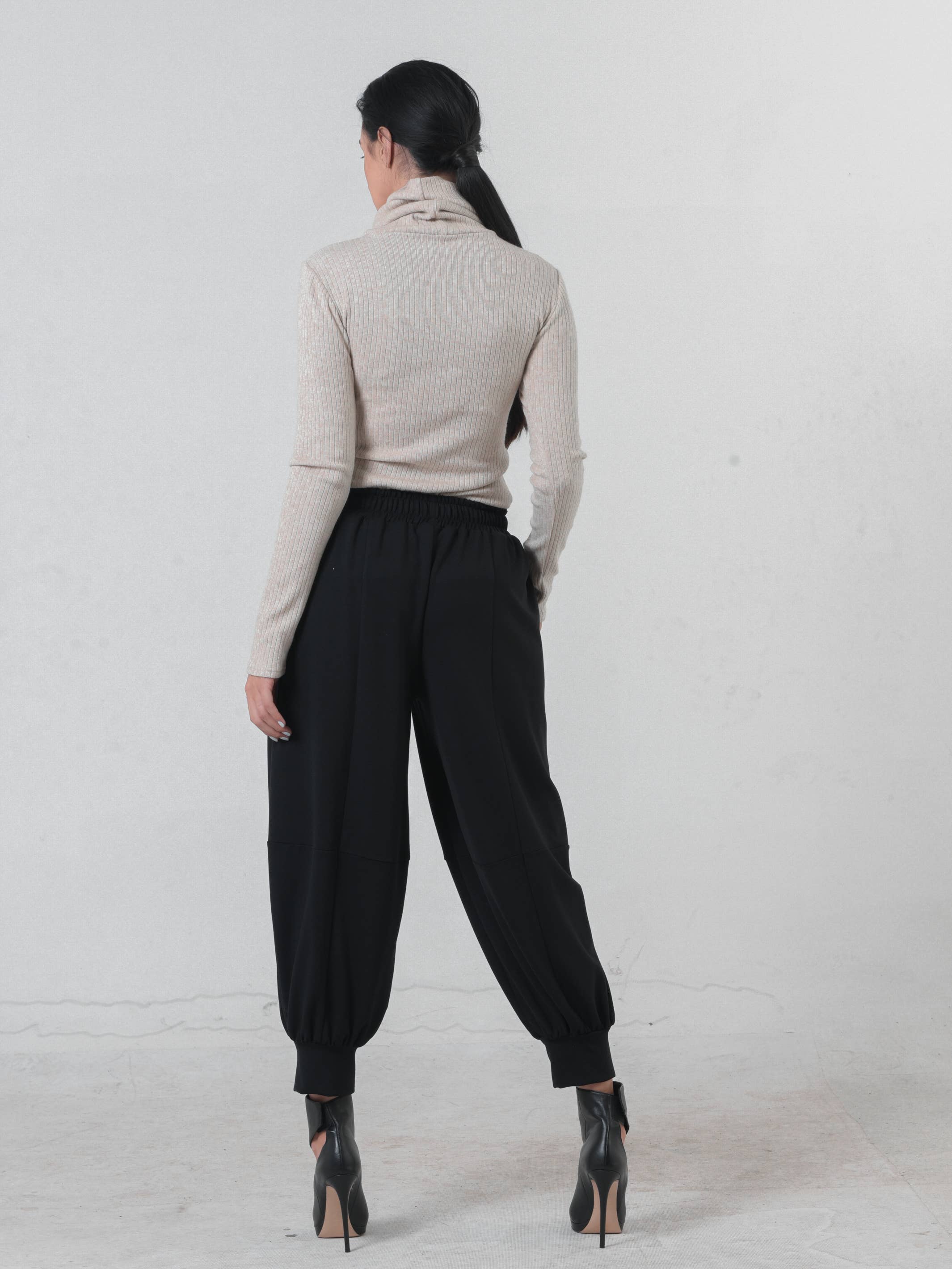 Preto Calças Harems Extravagantes para venda a revendedores na Faire2