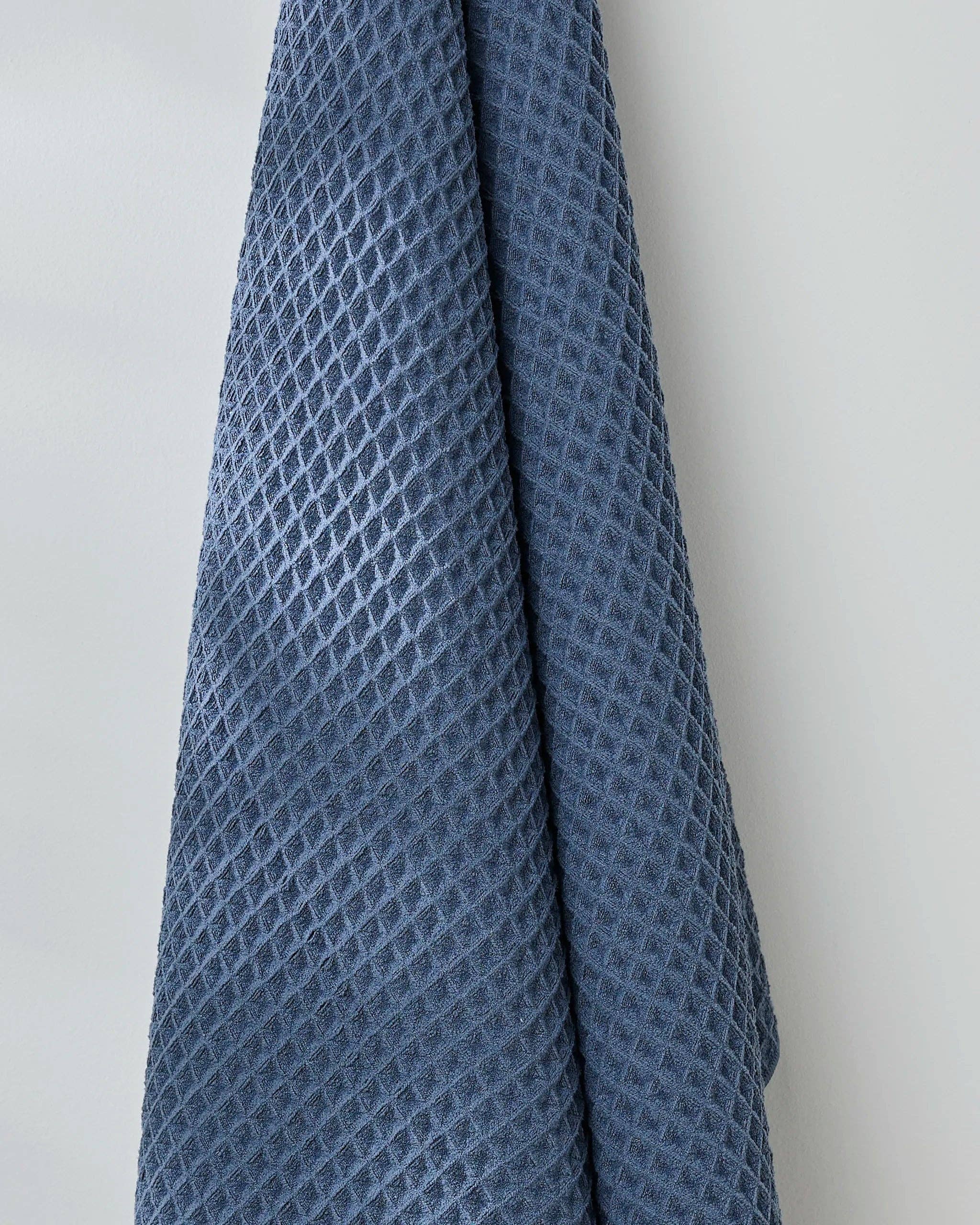 Geometry – wholesale Badhandduk – Midnattsblå våfflad badhandduk1