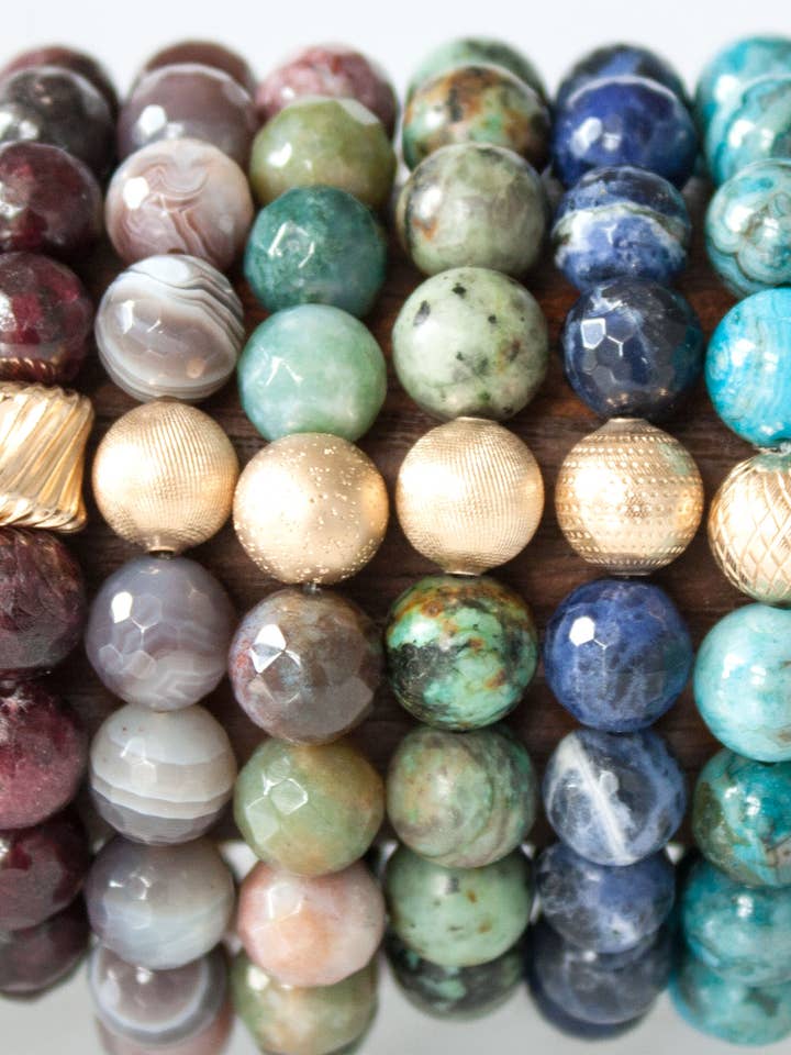 Braccialetti classici con pietre preziose impilate | Tonalità scure per la vendita all'ingrosso da parte di Pure Indigo Design