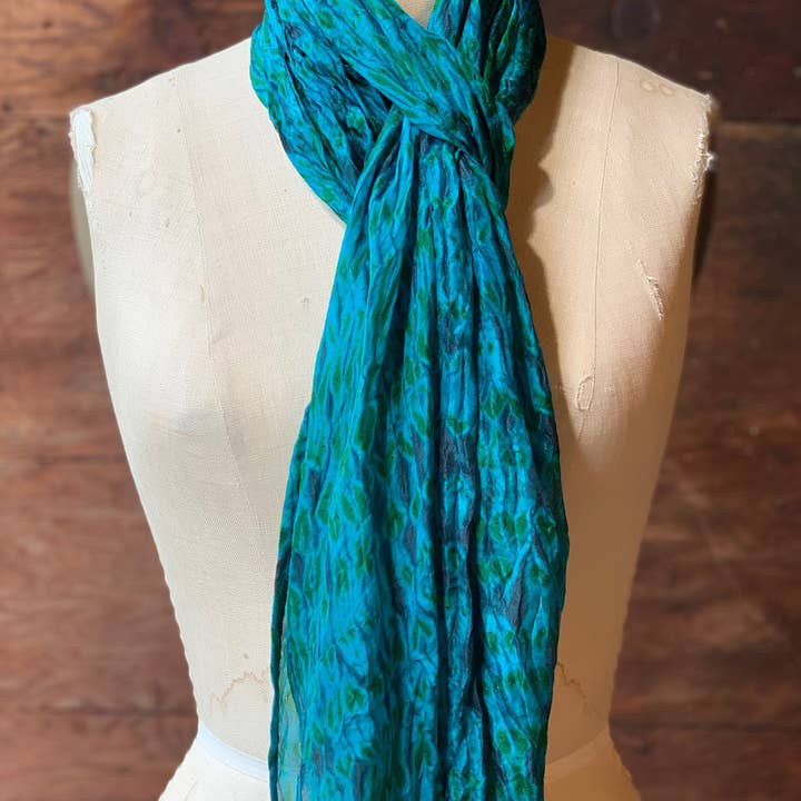 Dolma - Wholesale Scarf – Women's - Savannah Shibori Silk Scarf Crimson Grey3