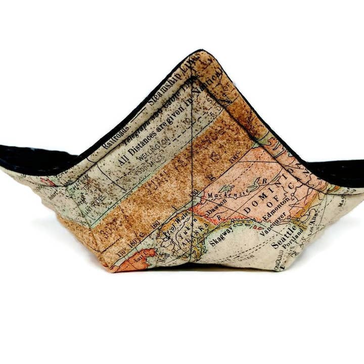 Bowl Cosy in een antieke kaartenprint voor wholesale door SewUseful Studios LLC