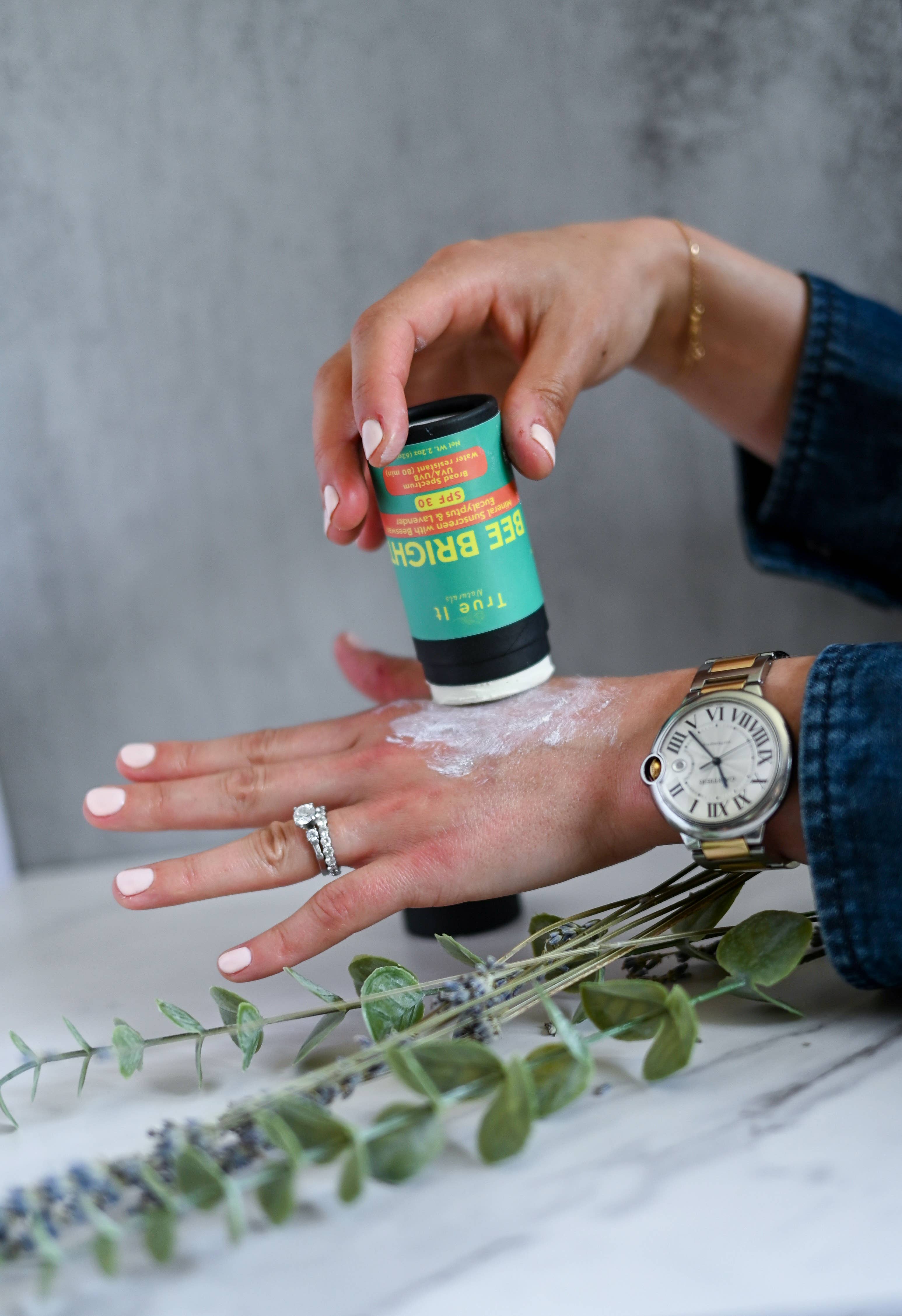 True It Naturals - Wholesale Sunscreen - Eucalyptus/Lavender Mineral Sunscreen Stick BEE BRIGHT SPF304