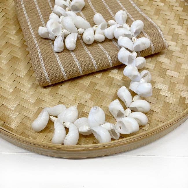 ByBazz - Wholesale Decorative Tabletop Object - Schelpenslinger Wit 60cm1