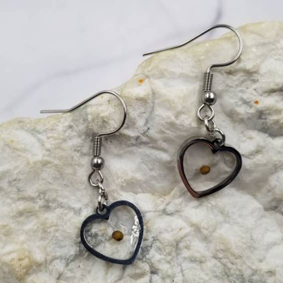 Brincos Coração Semente de Mostarda por atacado de The Pretty Jewellery