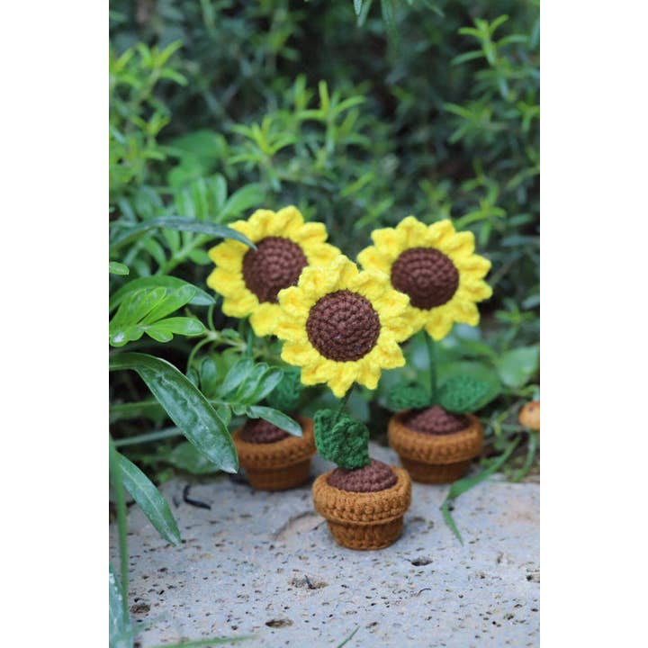 TOMOPOD LLC - Wholesale Artificial flowers - Mini Crochet Flower Pot, Crochet Sunflower Rose Daisy Plant5