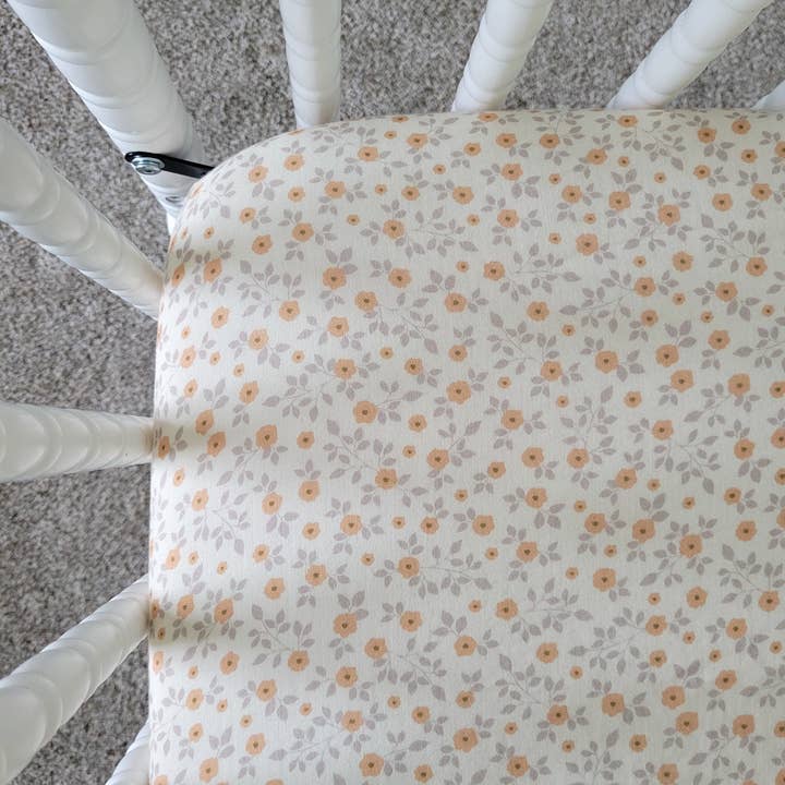Ellie and Layne - Wholesale Cot/Crib Sheets - Georgia Peach Floral Muslin Crib Sheet