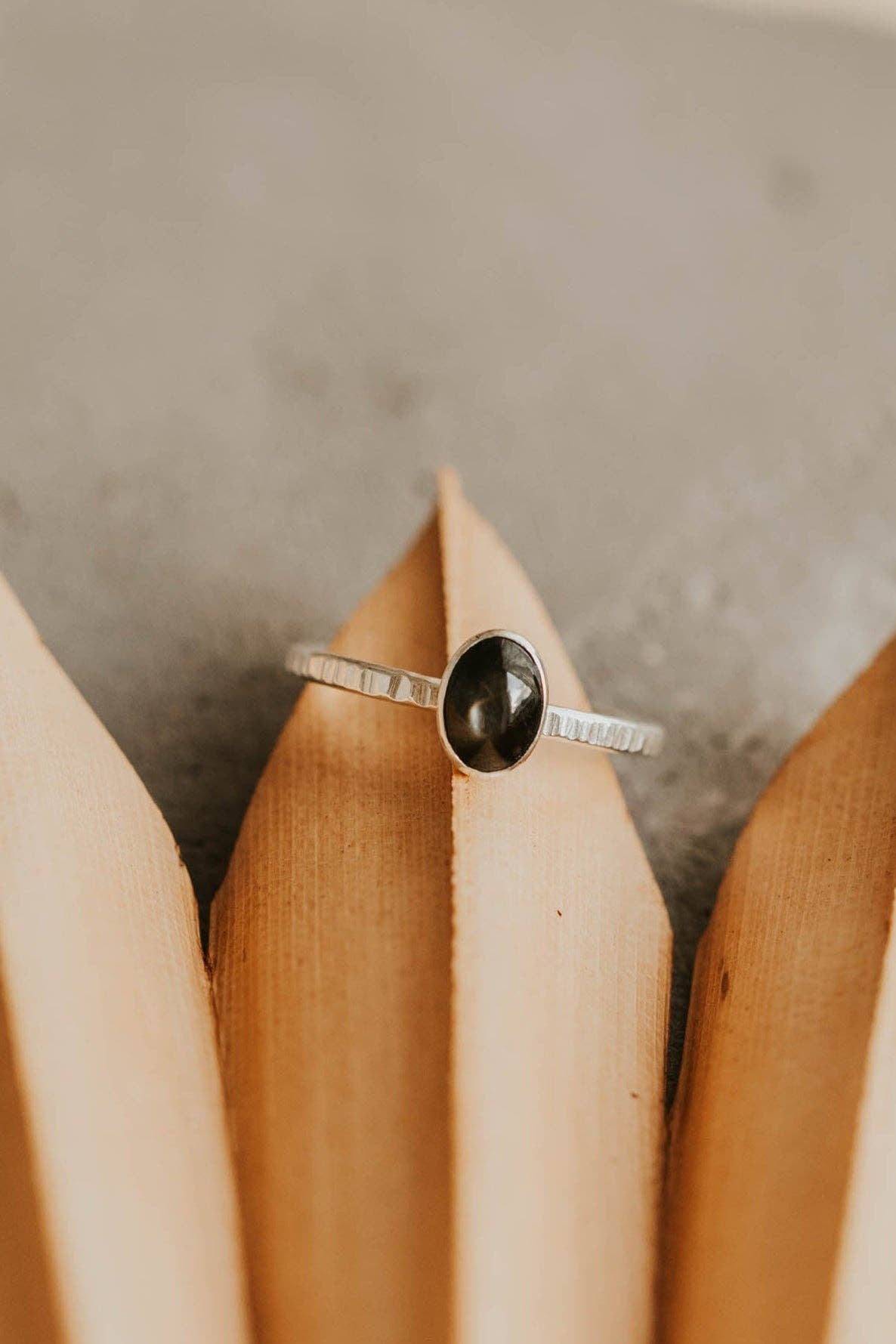 Hello Adorn – Engroshandel Solitairering – Salem Ring | 14kt Guld Fyld + Sterlingsølv4