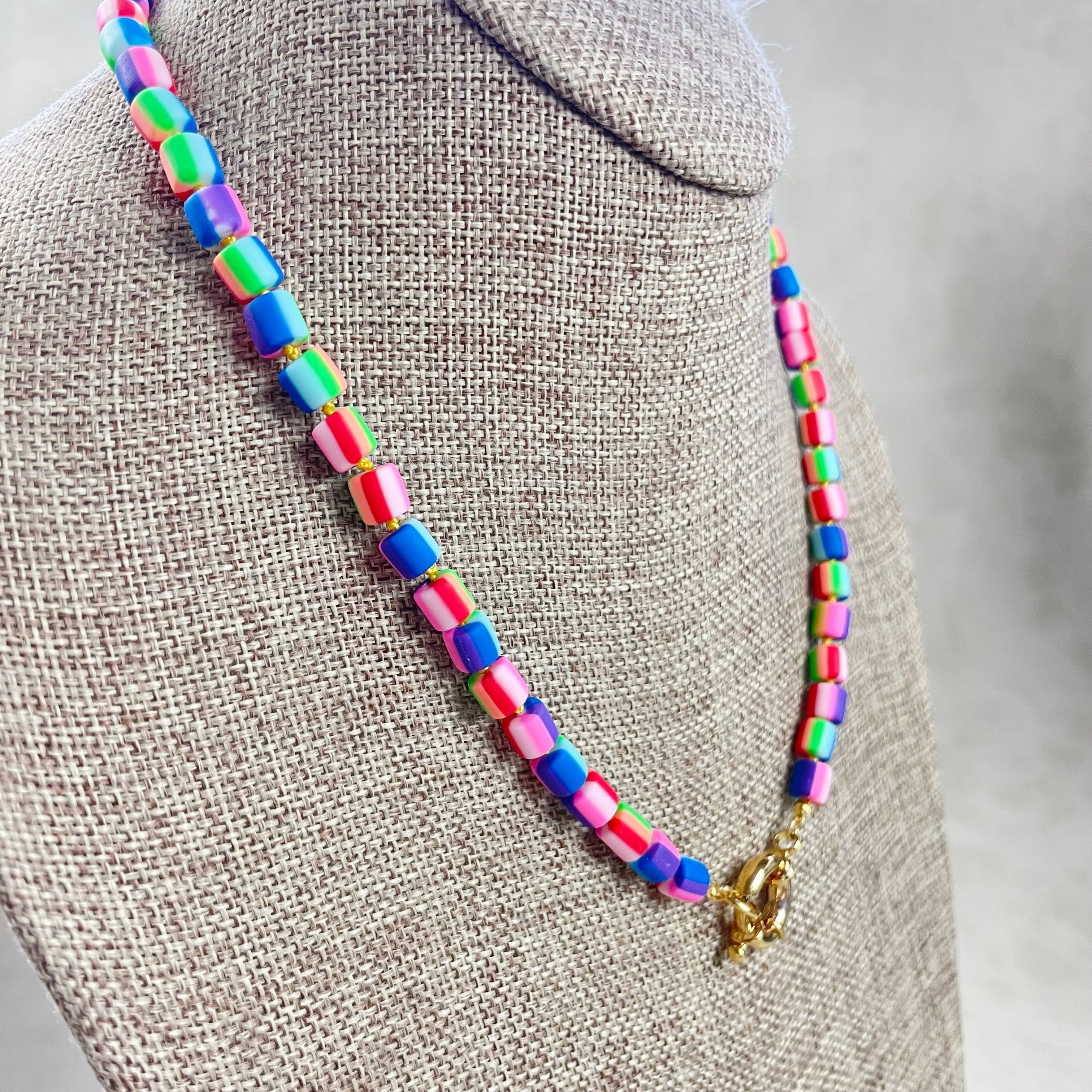 Ewelina Pas Jewelry - Vendita all'ingrosso Collane di perline/perle - Collana annodata a mano con perline in argilla polimerica Mira/Colorblock6