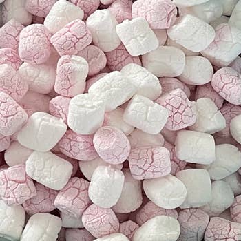 Sci-fi Foods UK Freeze Dried Vanilla Heart Shaped Marshmallows 25g