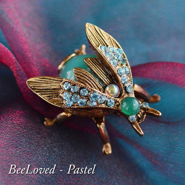 Sweet Romance Jewelry – wholesale Brooch – Vintage Exotic Bee Pins P52807