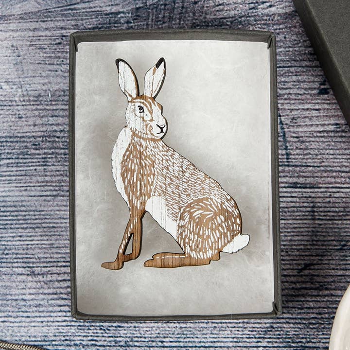 spilla a forma di lepre - WILDER per la vendita all'ingrosso da parte di Perkins & Morley