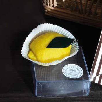 Lemon - Shaped marzipan for wholesale by I Peccatucci di Mamma Andrea