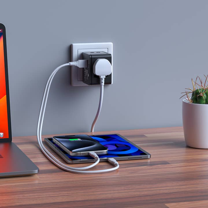 LAX Gadgets - Wholesale Power Adapter - Travel Adapter with 1x USB-C 3.1A 5V and 1 USB - Retail Pack8