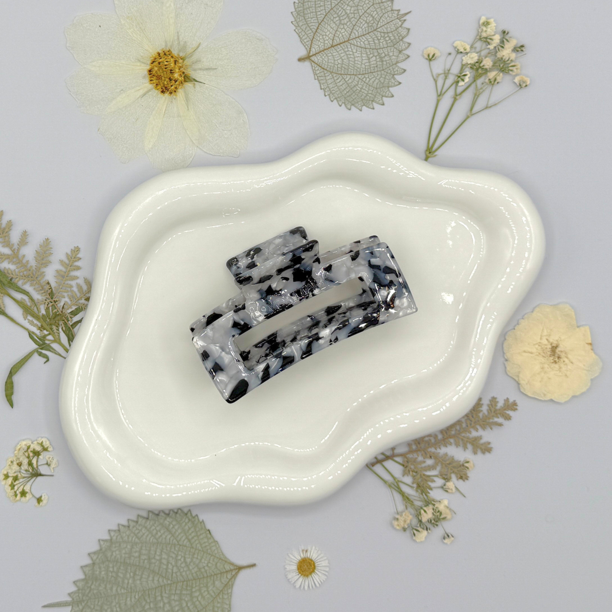 Love Attack - Wholesale Hair Clip - Women's - Sara Cellulose Acetate Hair Claw Clips25