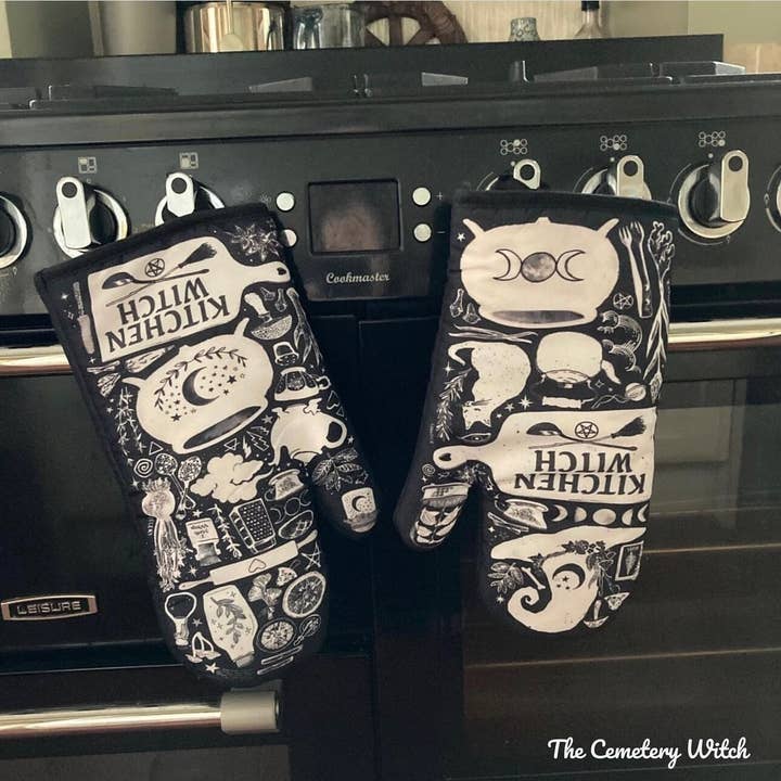 Spirit Nest - Wholesale Oven Mitt/Pot Holder - Kitchen Witch Oven Mitt Set - The perfect Halloween gift!12