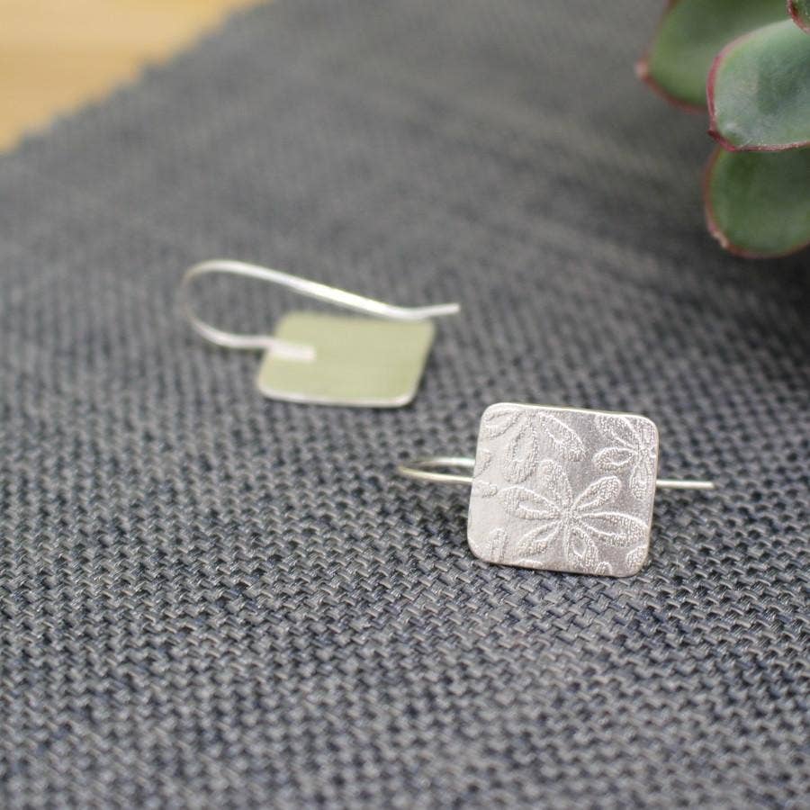 Joanne Tinley Jewellery – wholesale Dangle earrings – Classic Floral Tag Earrings2