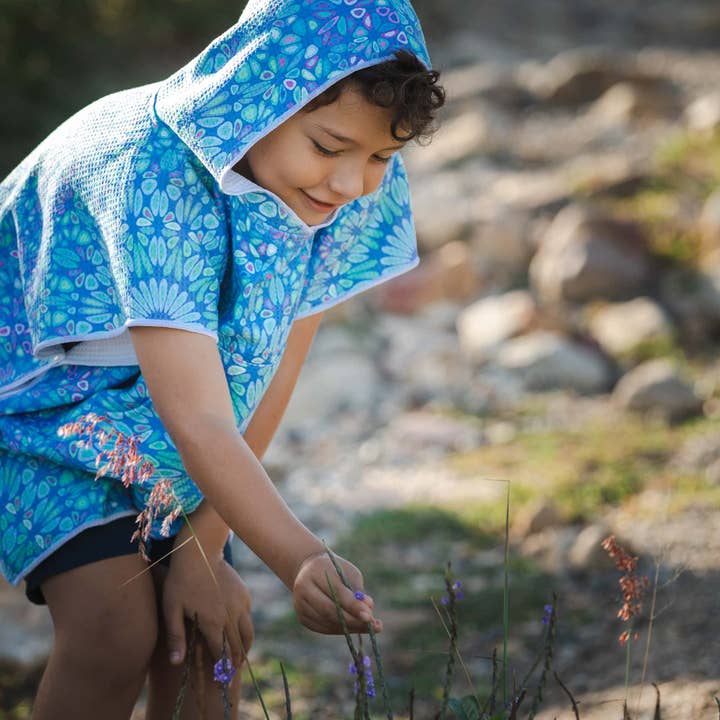 Kaleidoscope Kapuzenhandtuch, Größe S für den Großhandel von Amity Blue