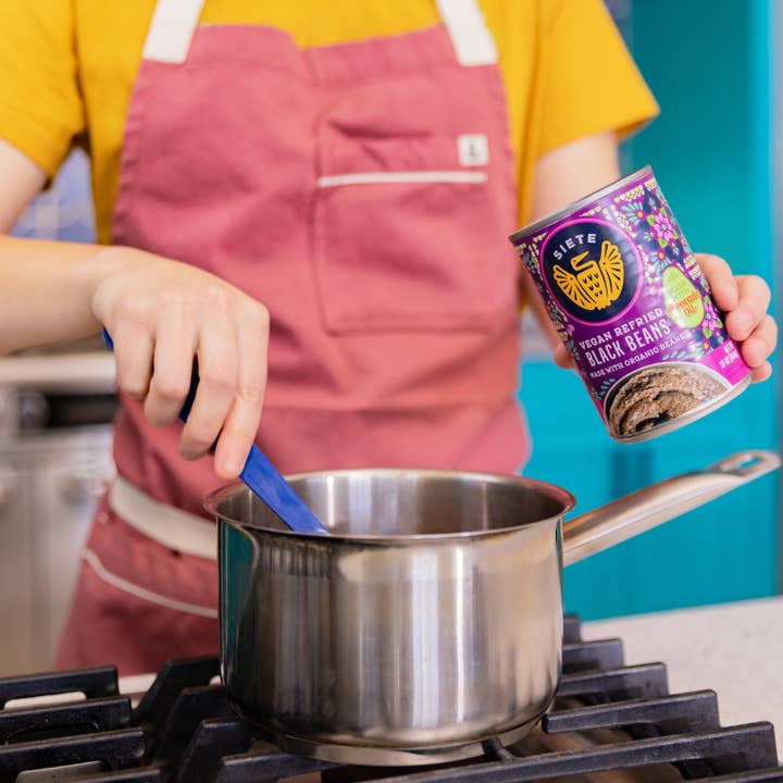 Siete Foods - Wholesale Beans - Vegan Refried Black Beans - 24 Pack2