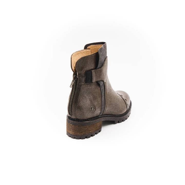 Casta - Wholesale Chelsea Boots - Women's - Moov7
