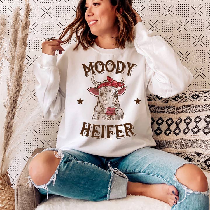Moody Heifer Crewneck Sweatshirt for engroshandel hos Untamed Country