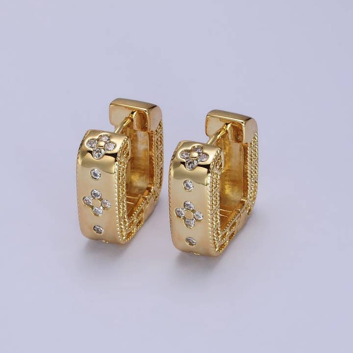 Aim Eternal - Vendita all'ingrosso Orecchini a cerchietto - Orecchini Huggies quadrati in oro 24 carati con zirconia cubica trasparente | AB196