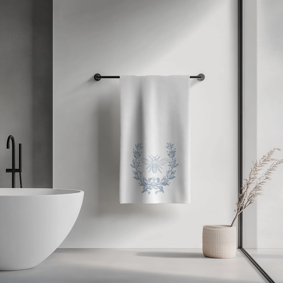 Fernville Creations - Vente Serviettes de bain - Serviette de bain de luxe Blue Bee et décoration de salle de bain élégante5