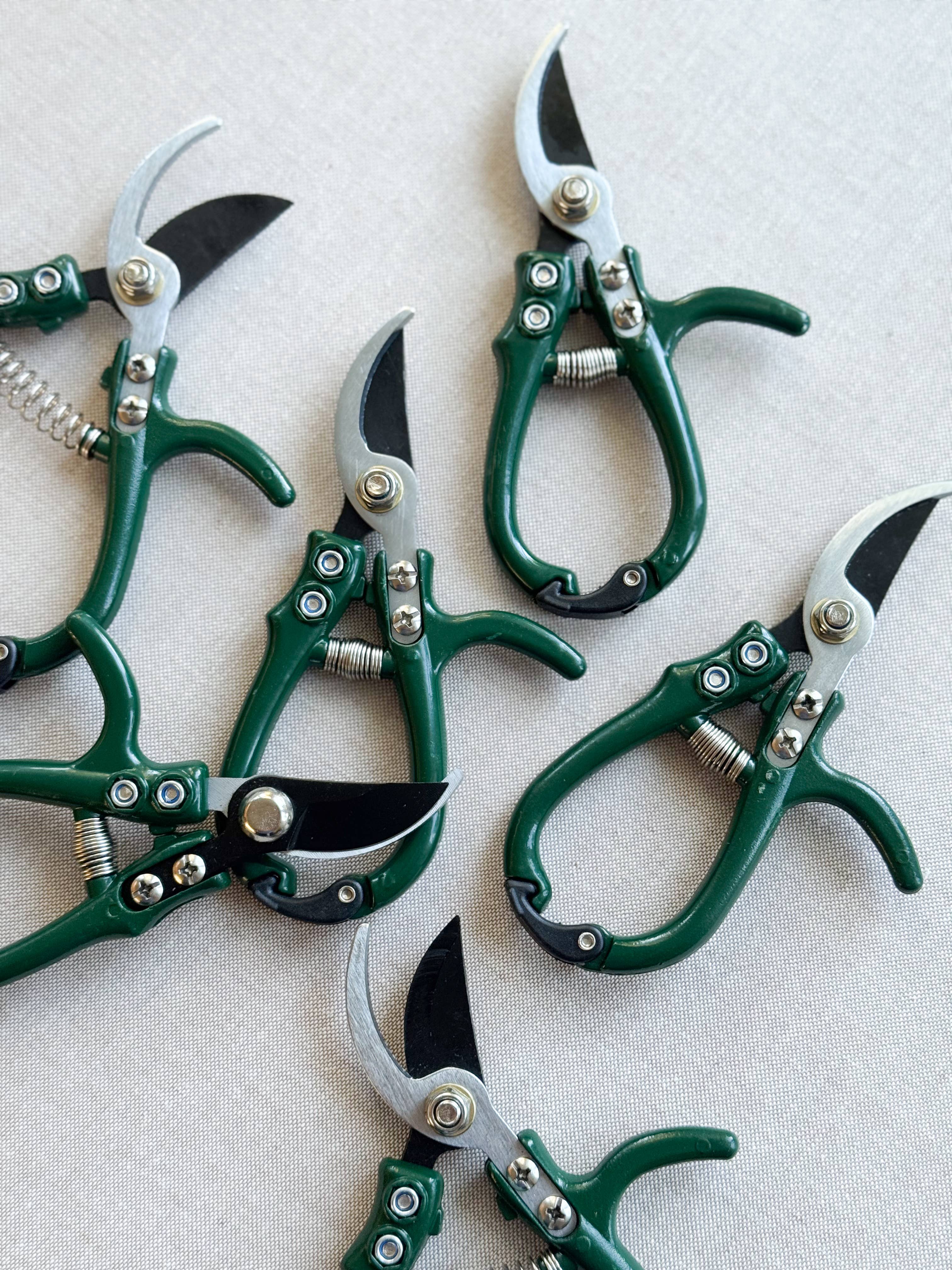 Laura Hooper Design House - Wholesale Garden Tool - Mini Garden Pointed Shear1