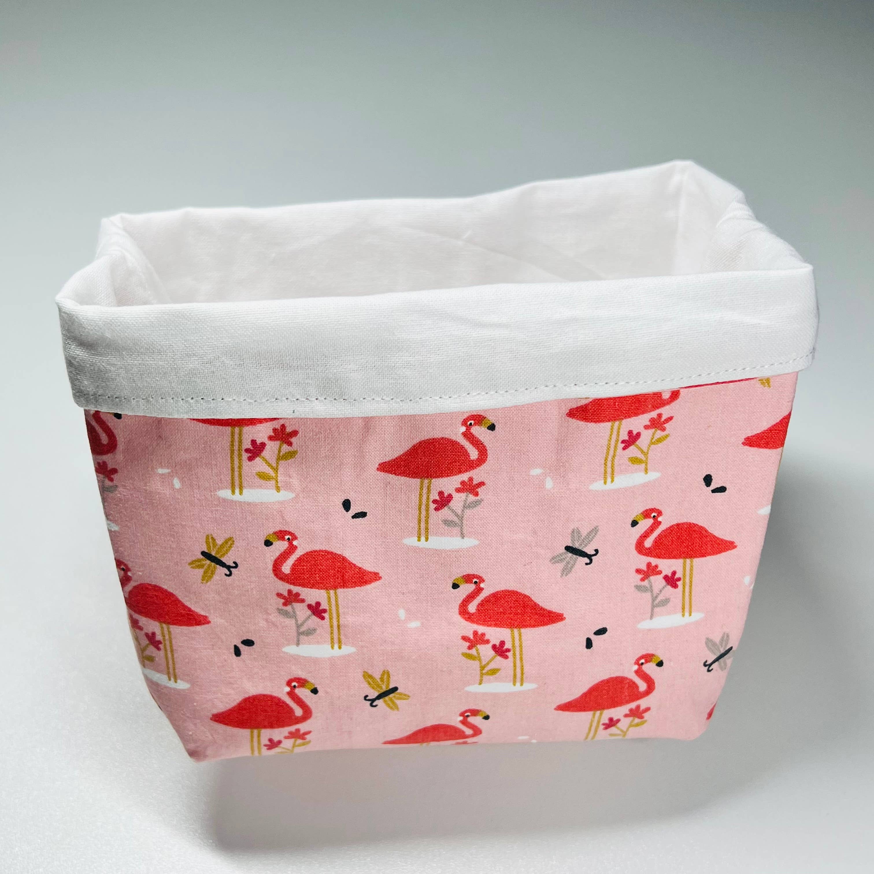 Meli beauty - Wholesale Makeup Remover - Washable wipe with pink flamingos print on salmon background0