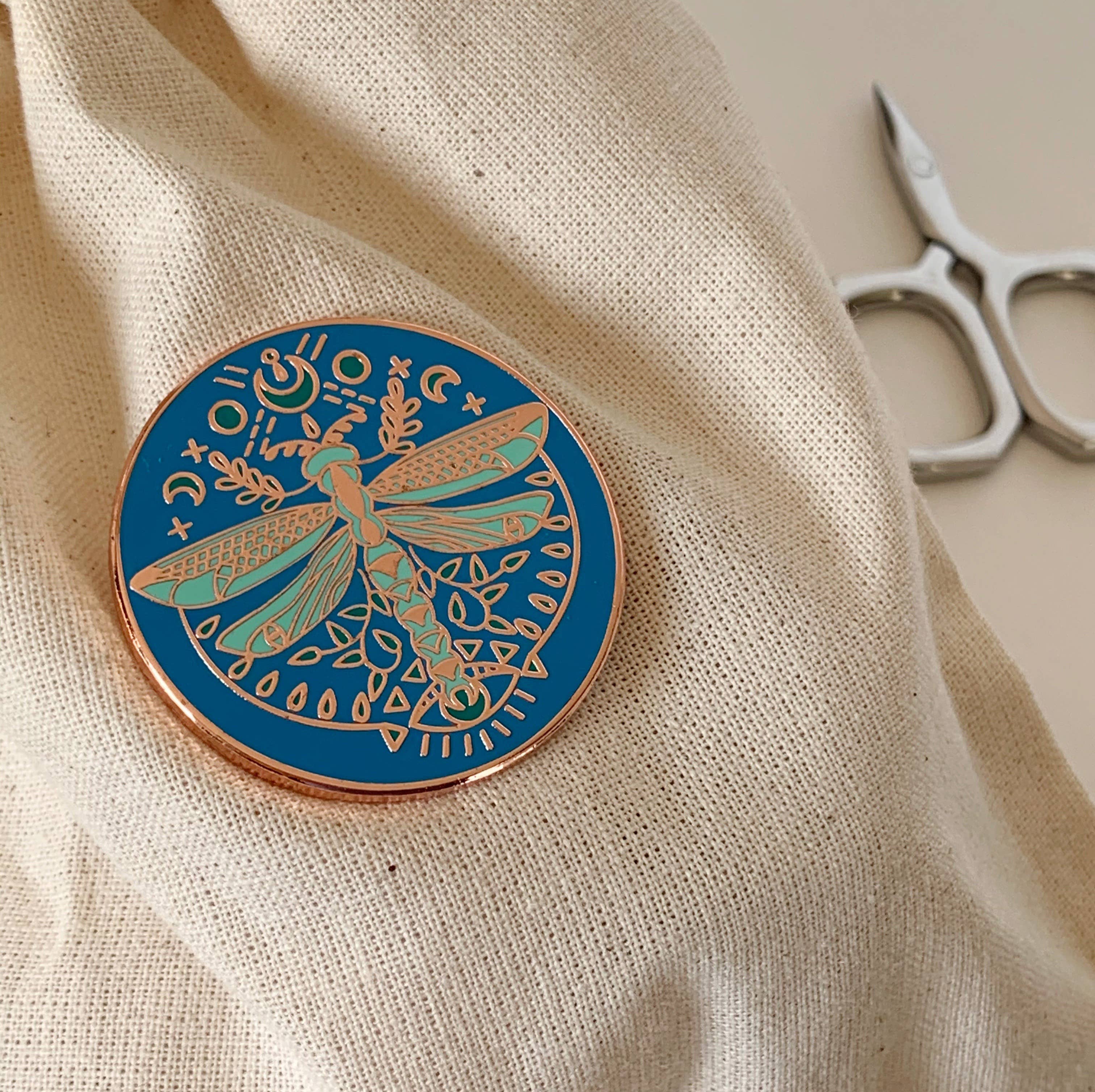 Rikrack – Großhandel Anstecker/Button – Libellen-Nadelhalter1