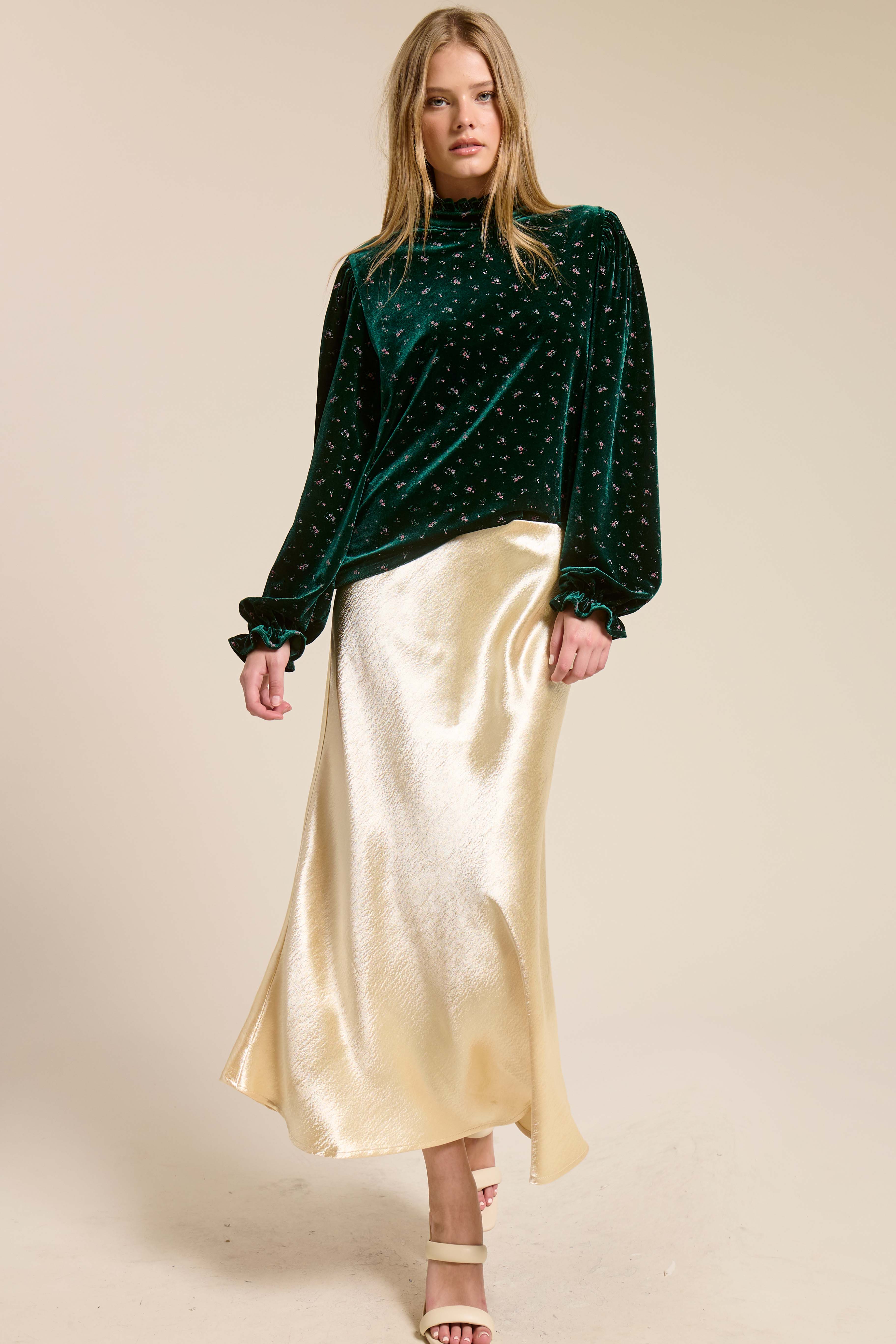 La Miel - Vente Chemisier – femme - HDT7718-Haut à manches longues avec col montant à volants en velours à motif floral15