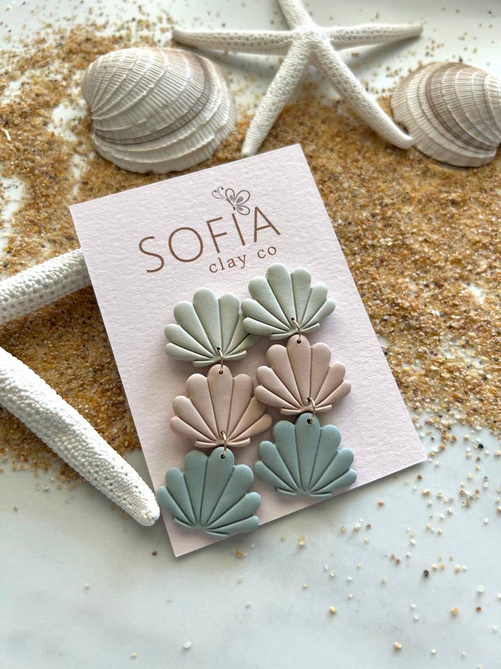 Mangas Sea Shell, Brincos de Praia, Artesanais, Barro Polímero por atacado de Sofia Clay Co.
