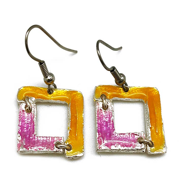 Orecchini in peltro con smalto colorato - quadrato aperto squash/lilla per la vendita all'ingrosso da parte di Anju Jewelry