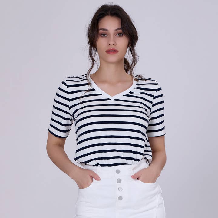 Katoenen T-shirt met V-hals en zeemansstrepen voor wholesale door Smart and Joy