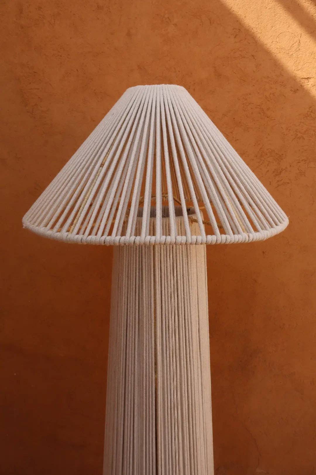 Néda – Engroshandel Gulvlampe – Gulvlampe i naturlig bomuld – «LUCIE»6