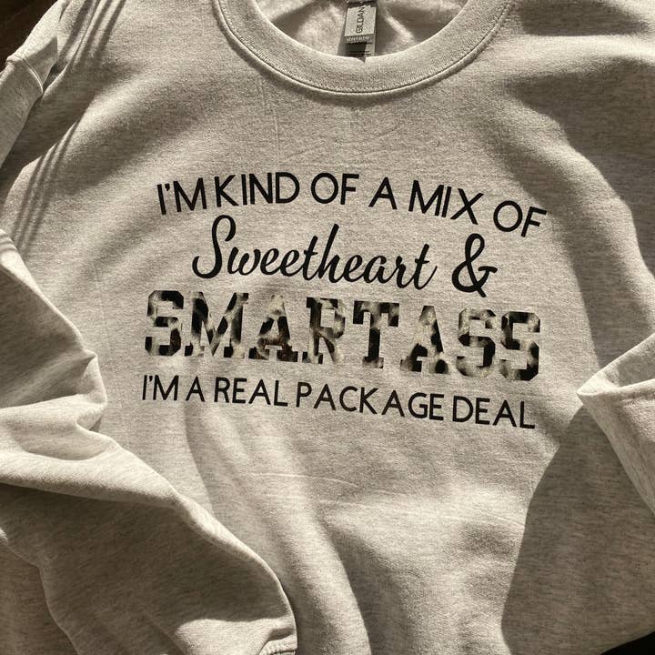 Cuello redondo Sweetheart & Smartass para venta al por mayor de Velvet Rebel Boutique