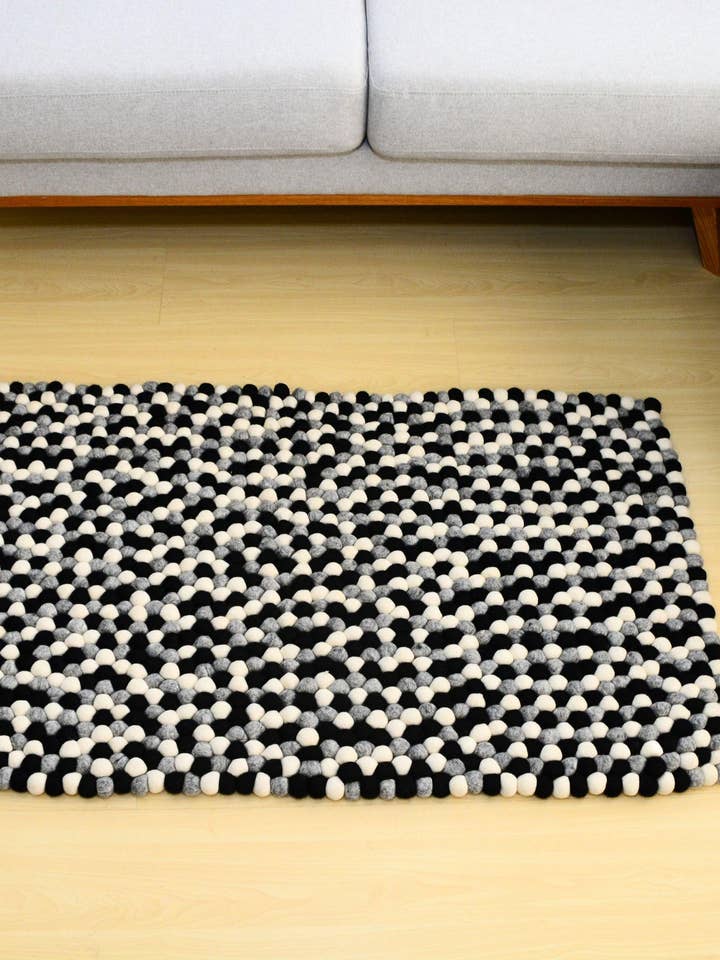 Handmade Black & White Wool Rugs for Home & Office for wholesale by Woollyfelt