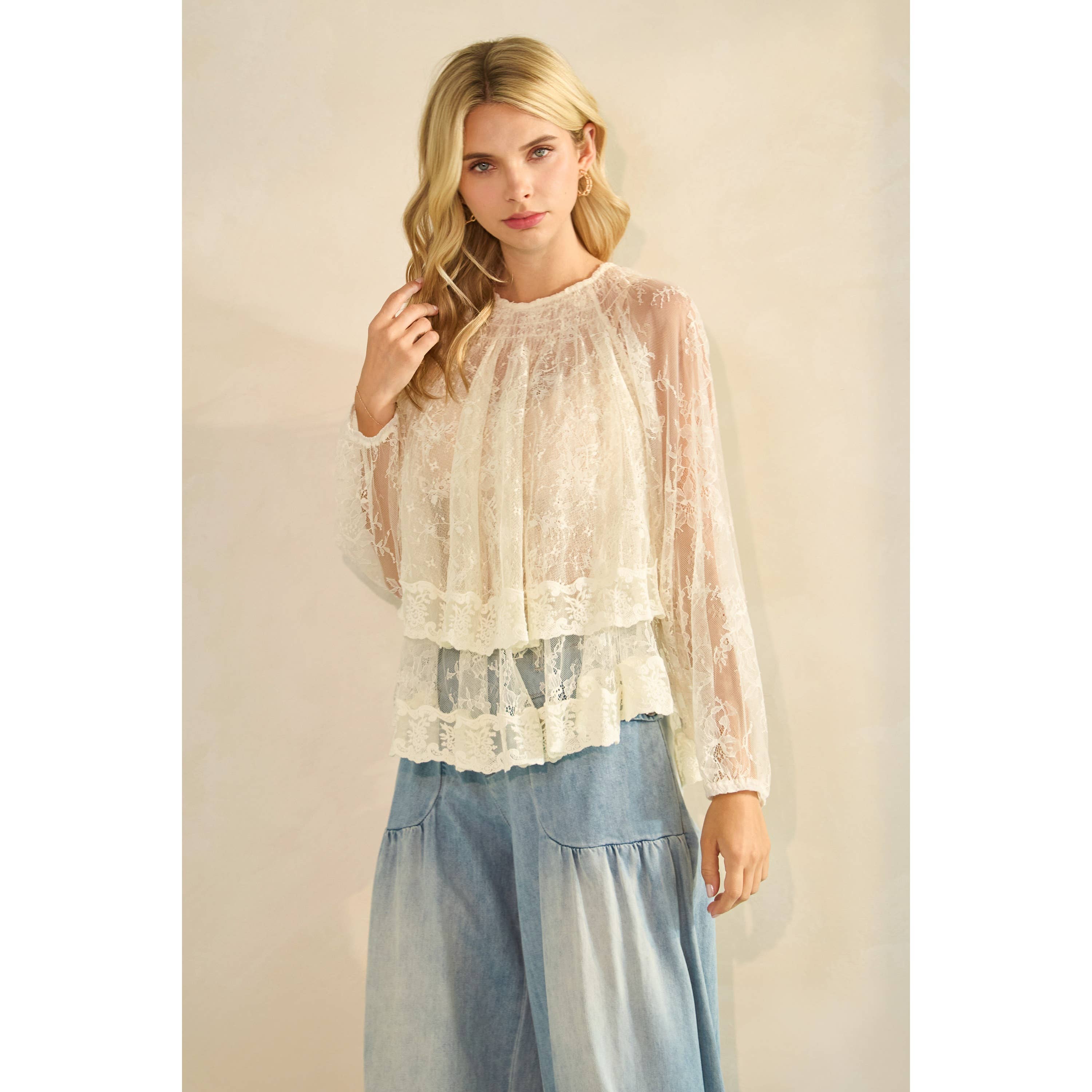 Veveret – Großhandel Tunika – Damen – Rüschen-Spitzen-Top mit langen Ärmeln5