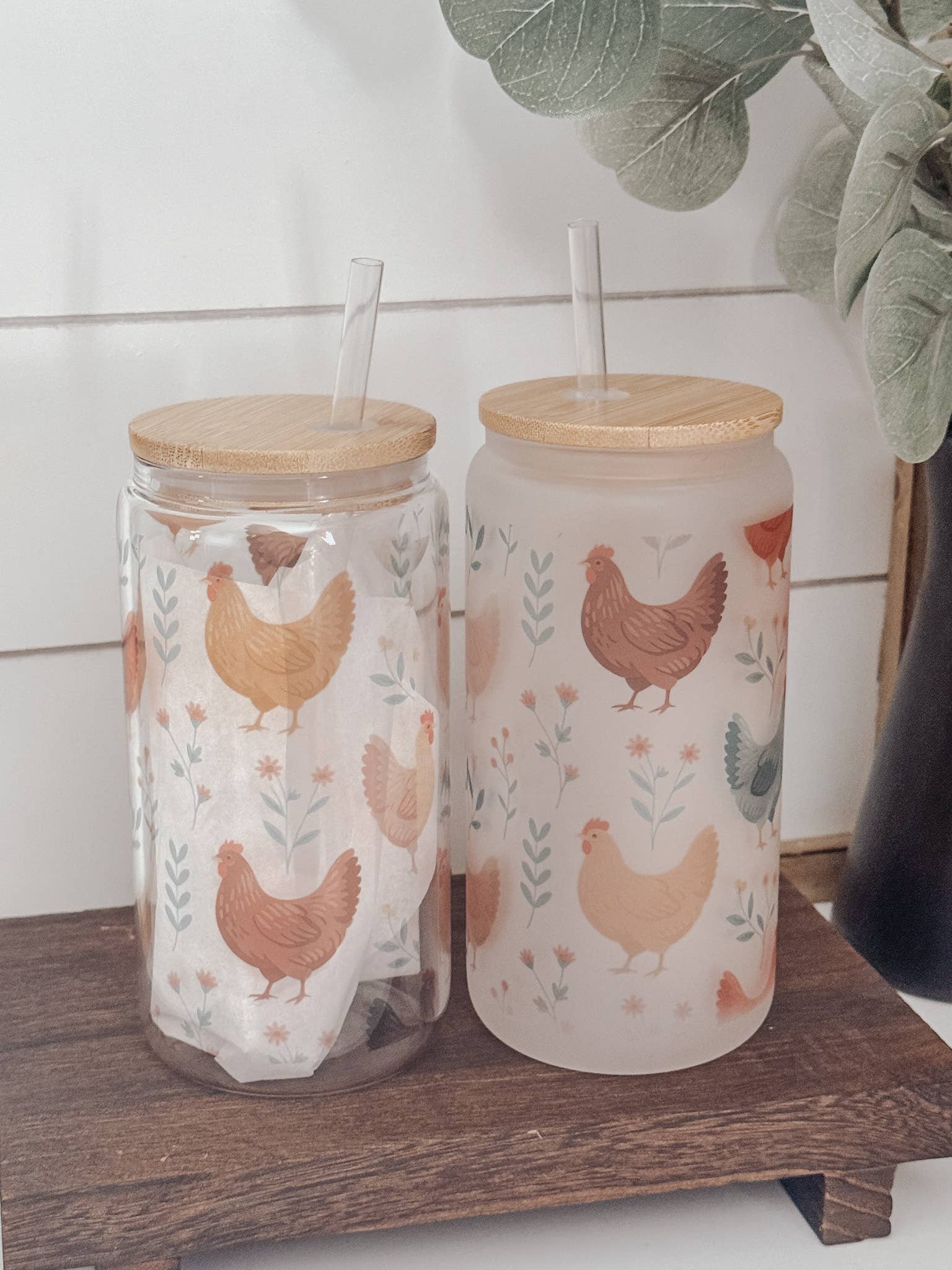 Emma K Designs - Wholesale Drinking Glass/Cup - Chicken 16oz Glass Cup with Bamboo Lid5