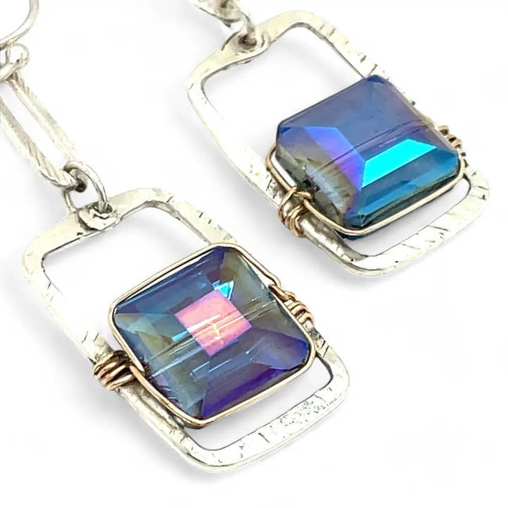 Art by any Means Jewelry – Engroshandel Hængeøreringe og creoløreringe – Tiny Tile krystal øreringe E834512