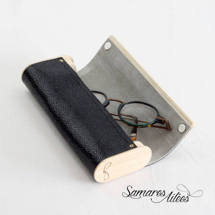 Samares Ailées - Wholesale Eyewear Cases & Holders - Unisex - “Marie” Wood and Leather Eyeglass Case9