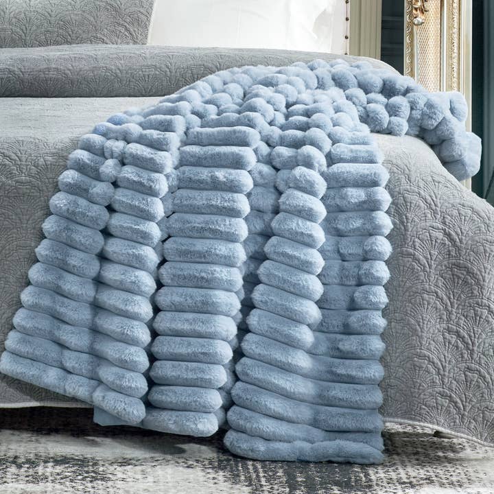 DreamValley - Wholesale Throw Blanket - CB Striped Faux Fur Warm Plush Throw Blanket11