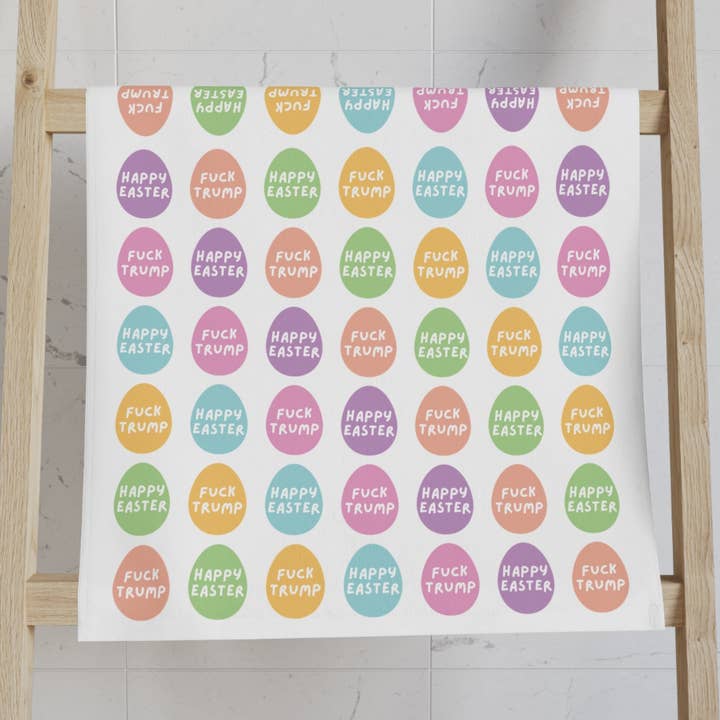 Serviette de Pâques "F*ck Trump" pour la vente par Grateful Thread Co.