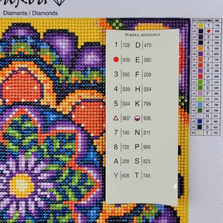 JaCaRou Puzzles Inc. - Vendita all'ingrosso Kit per lavoretti fai da te - Kit artistico per pittura con diamanti mandala viola2