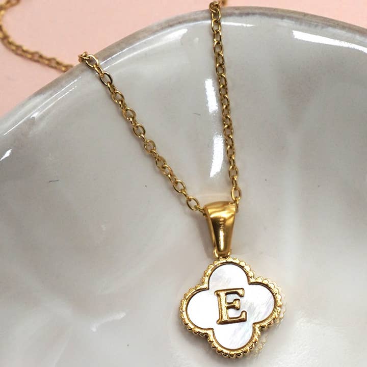 JOSSLYN by wall to wall - Wholesale Pendant/Charm Necklace - 18K STAINLESS STEEL MOP CLOVER INITIAL NECKLACE | 40NK94875