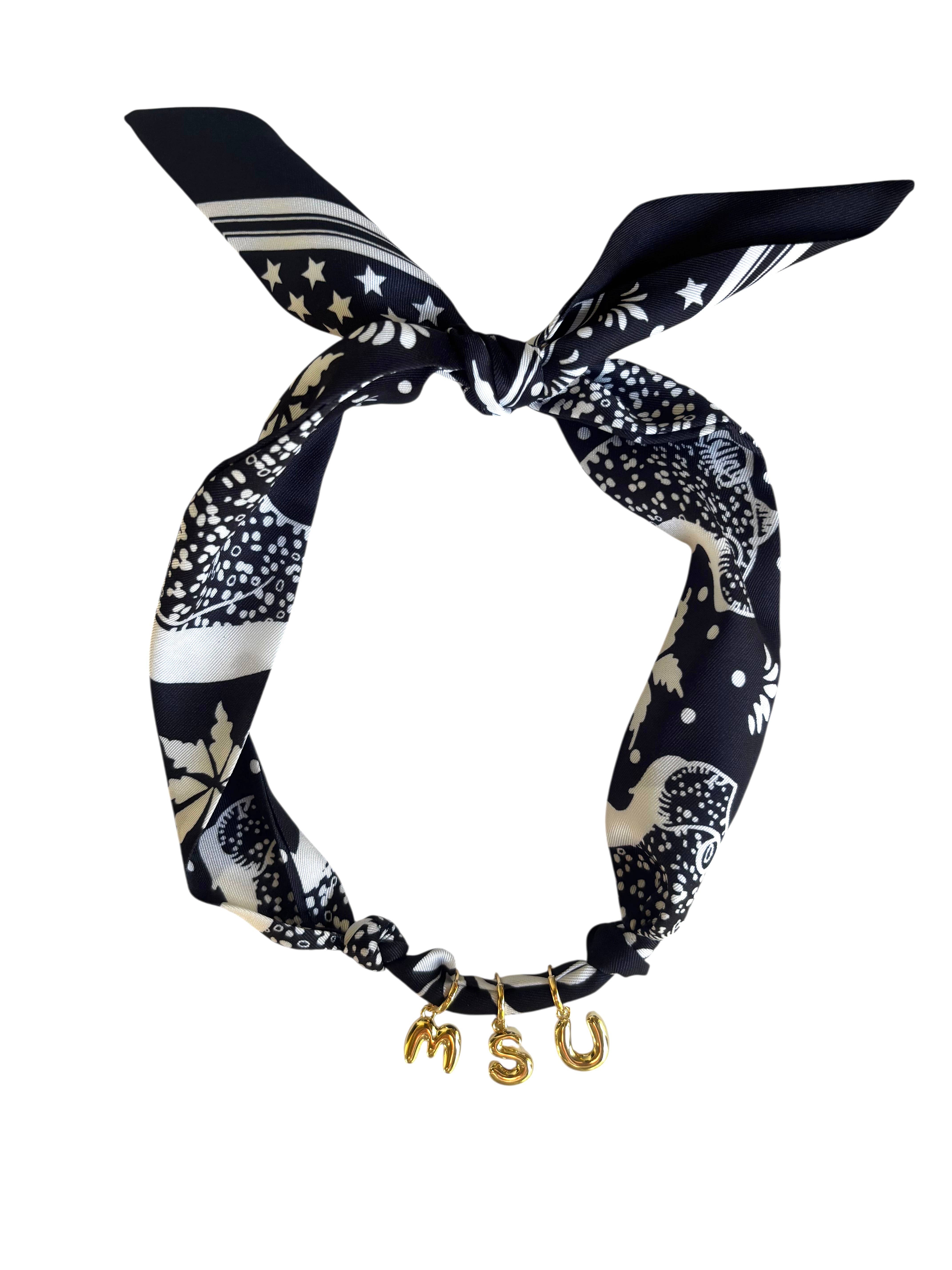 Nora James jewelry - Vente Colliers à pendentif - Collier/foulard de jour de match personnalisé noir1